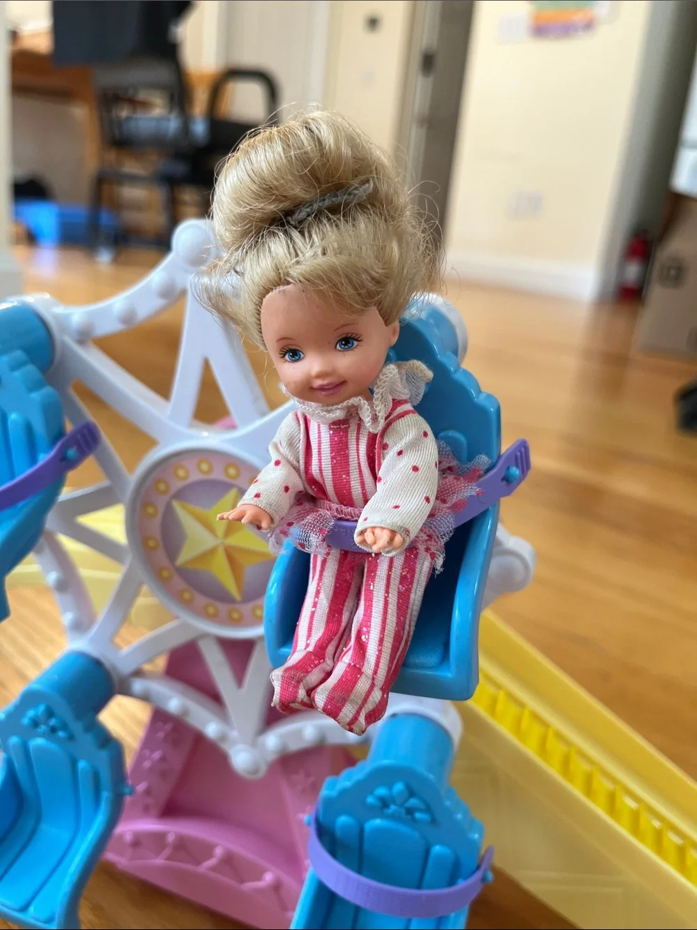 Mattel 2001 Barbie Kelly Kiddie Coaster amusement park playset.